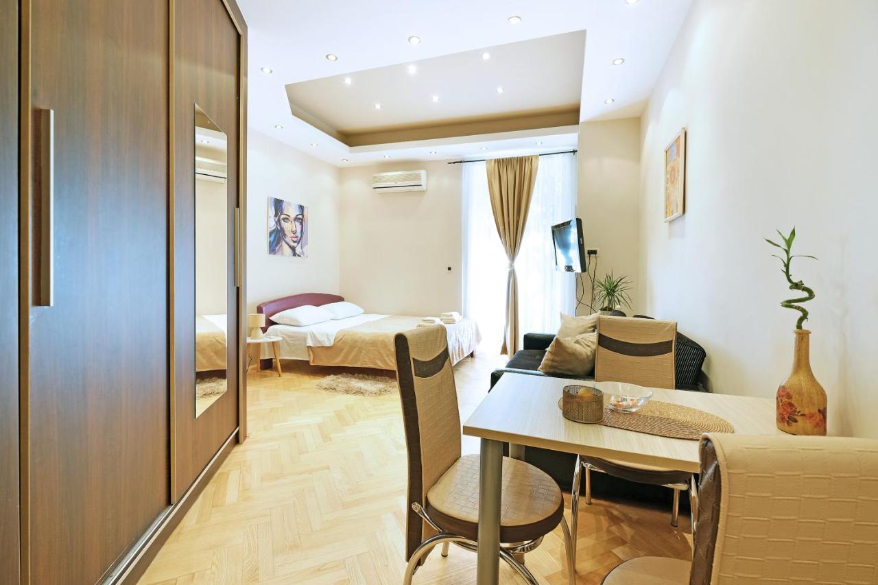 Studio Paradise Forest Belgrad Exteriör bild