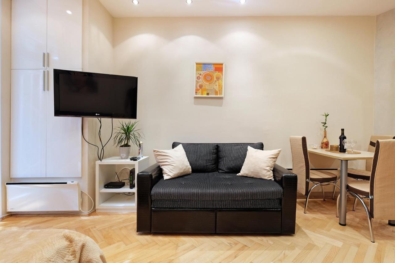 Studio Paradise Forest Belgrad Exteriör bild